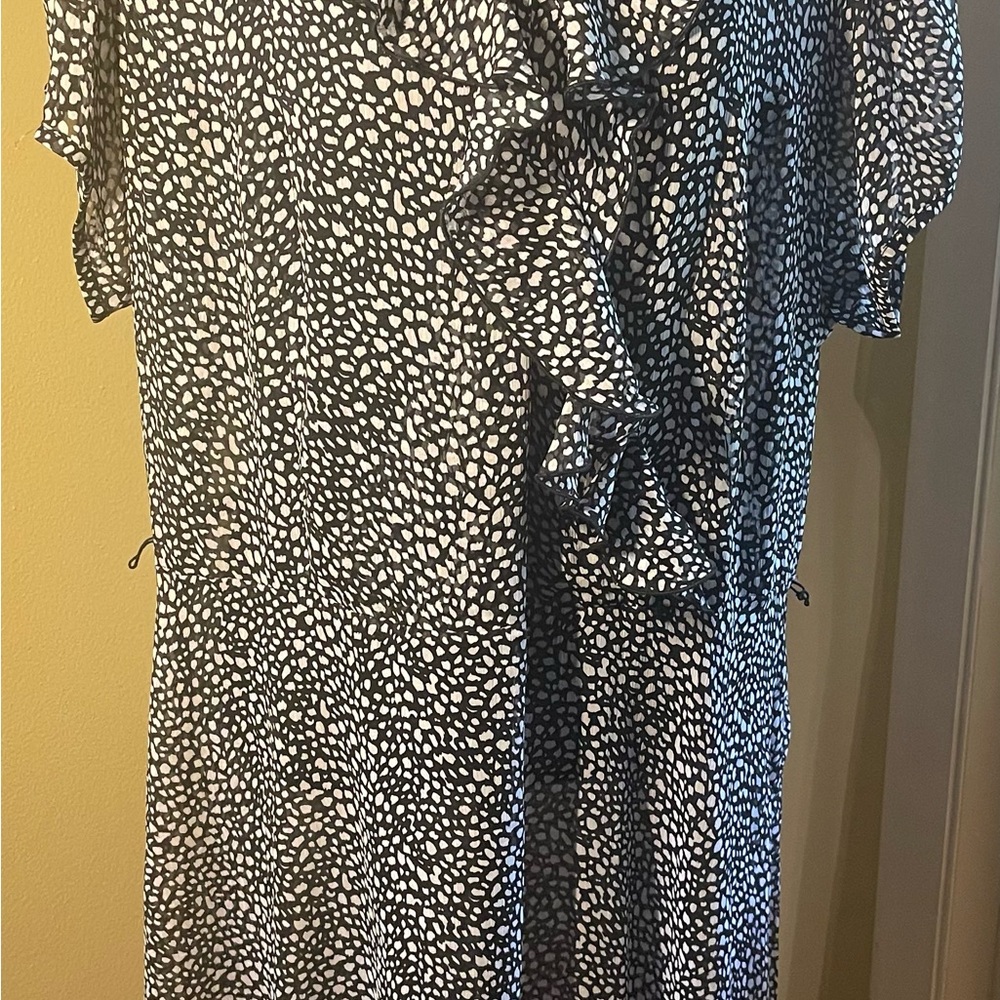 Fashion Bug Ruffle Wrap Dress with Black and White Polka Dot Pattern Sz.20 Pre